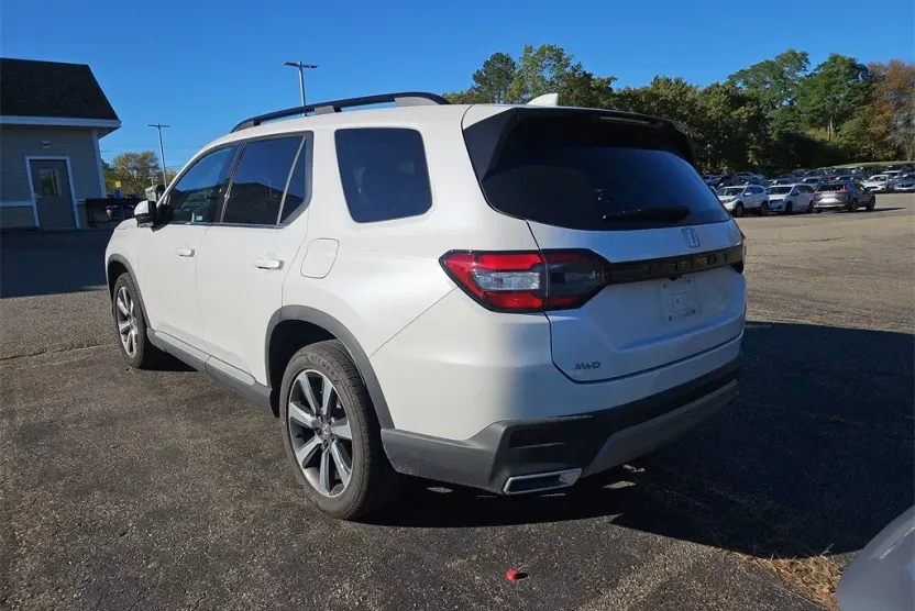2023 Honda Pilot Elite photo 1