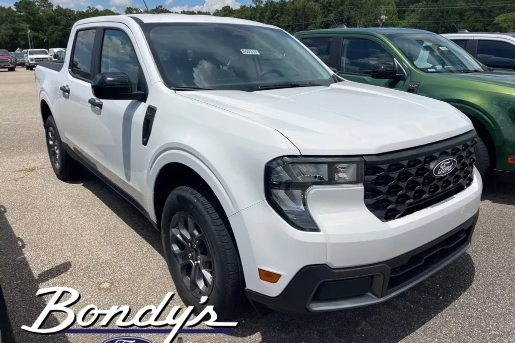 2025 Ford Maverick XLT photo 1