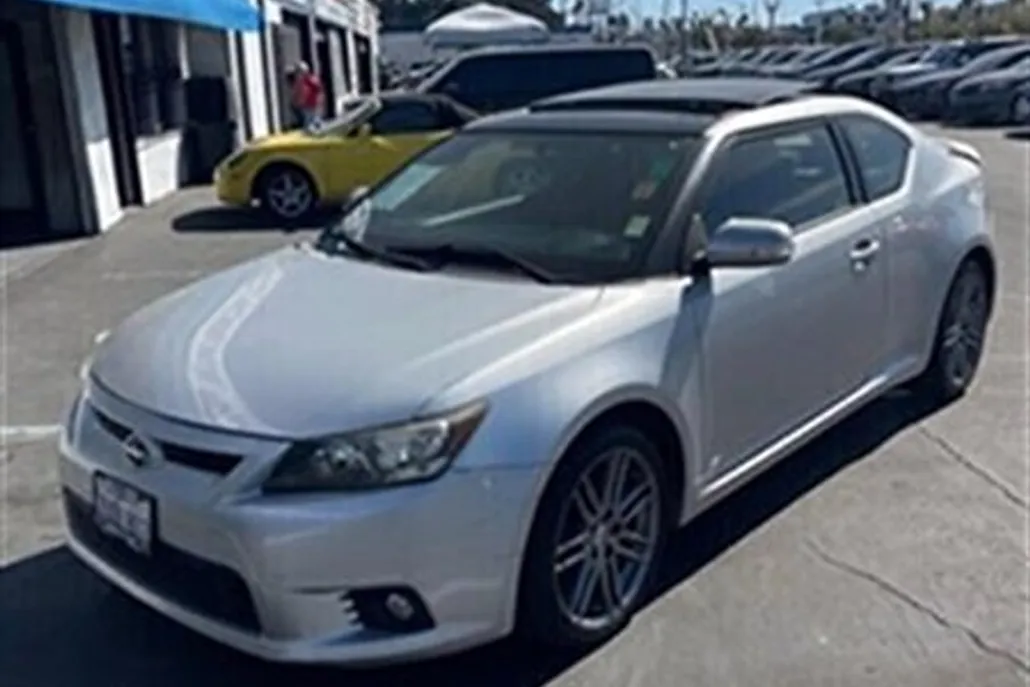 2013 Scion tC photo 1