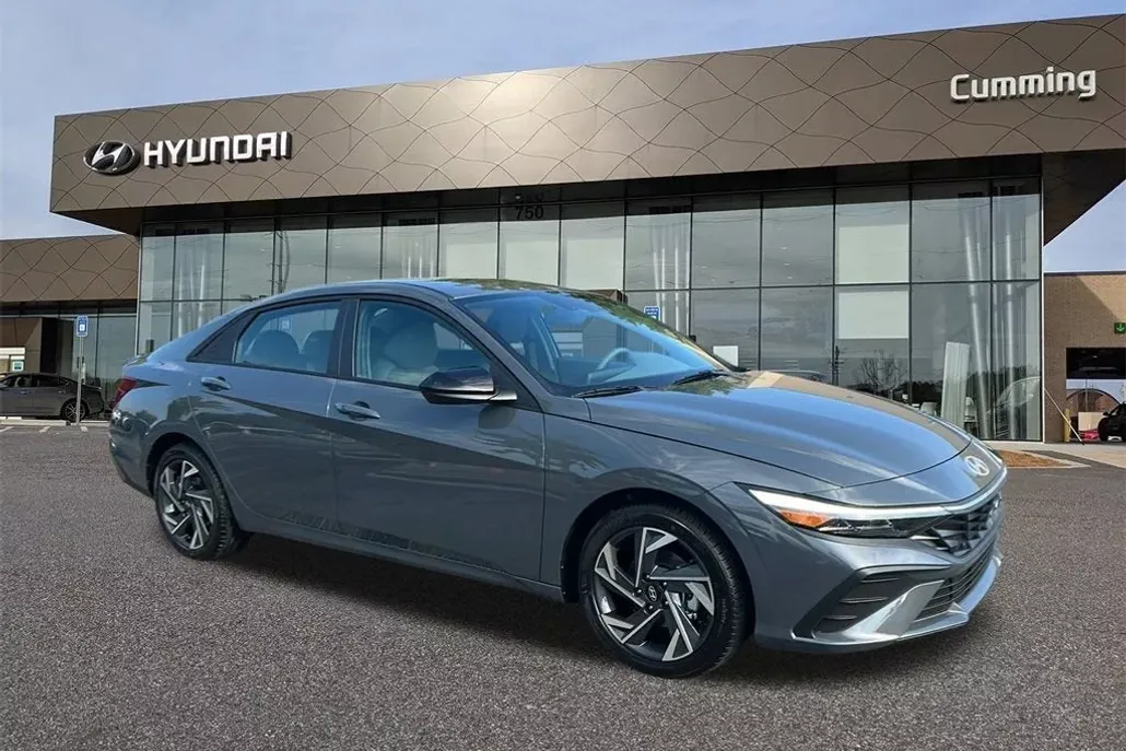 2025 Hyundai Elantra SEL Sport photo 1