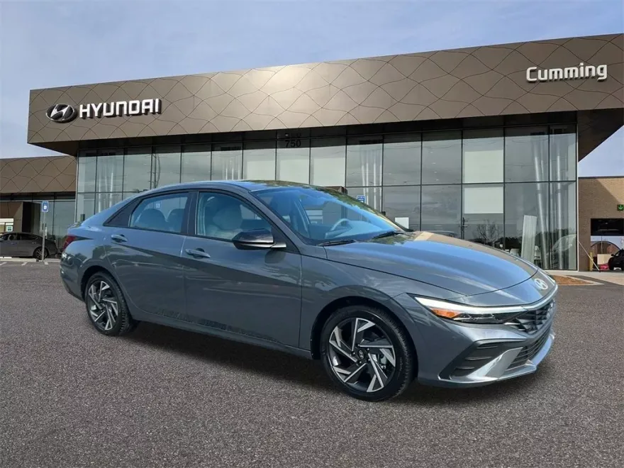 2025 Hyundai Elantra SEL Sport photo 1