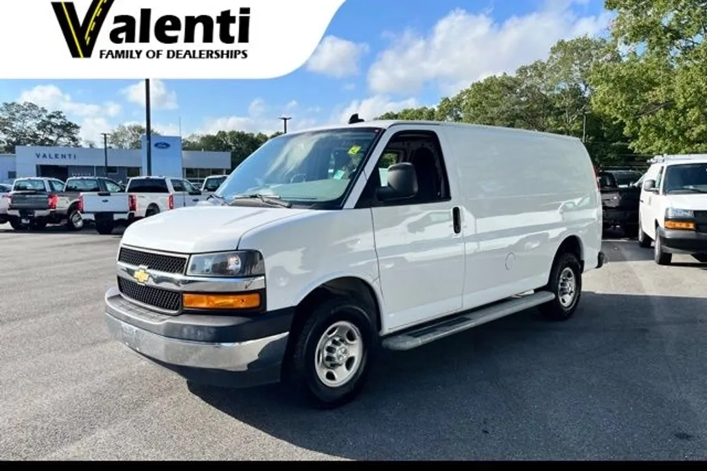 2022 Chevrolet Express 2500 Work Cargo Van photo 1