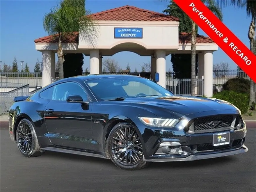 2016 Ford Mustang GT photo 1