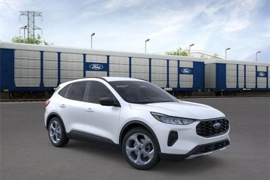 2025 Ford Escape ST-Line photo 1