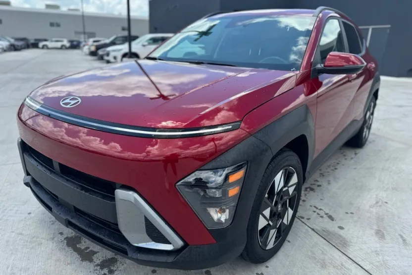 2025 Hyundai Kona SEL photo 1