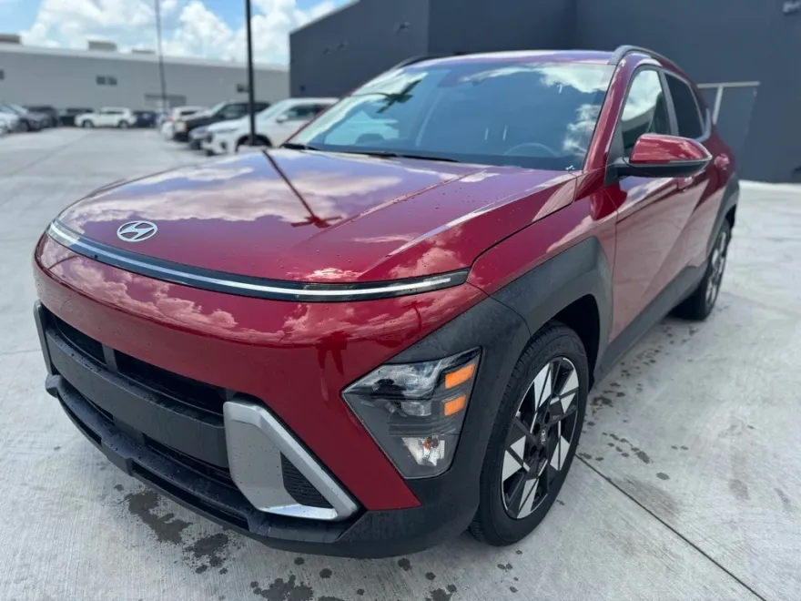 2025 Hyundai Kona SEL photo 1