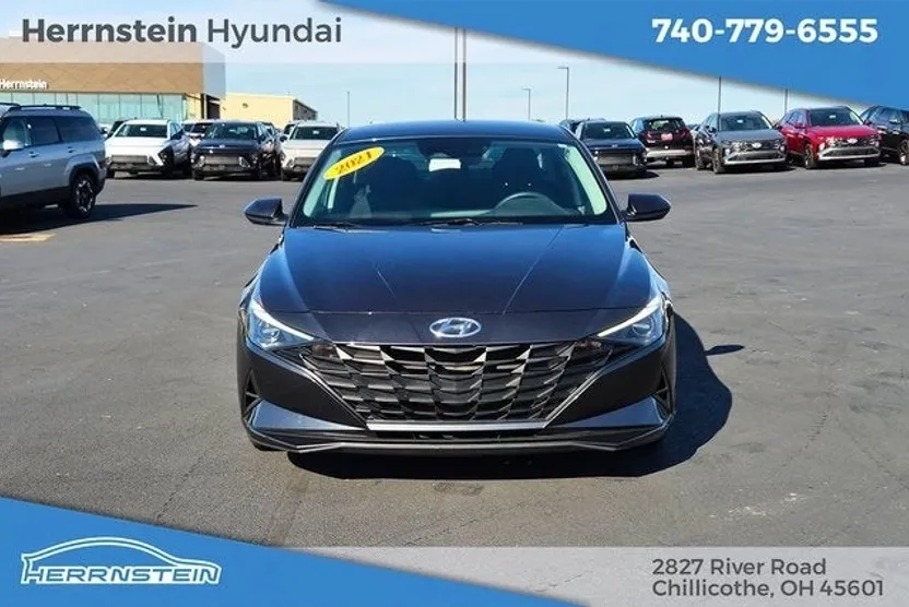 2021 Hyundai Elantra SE photo 1
