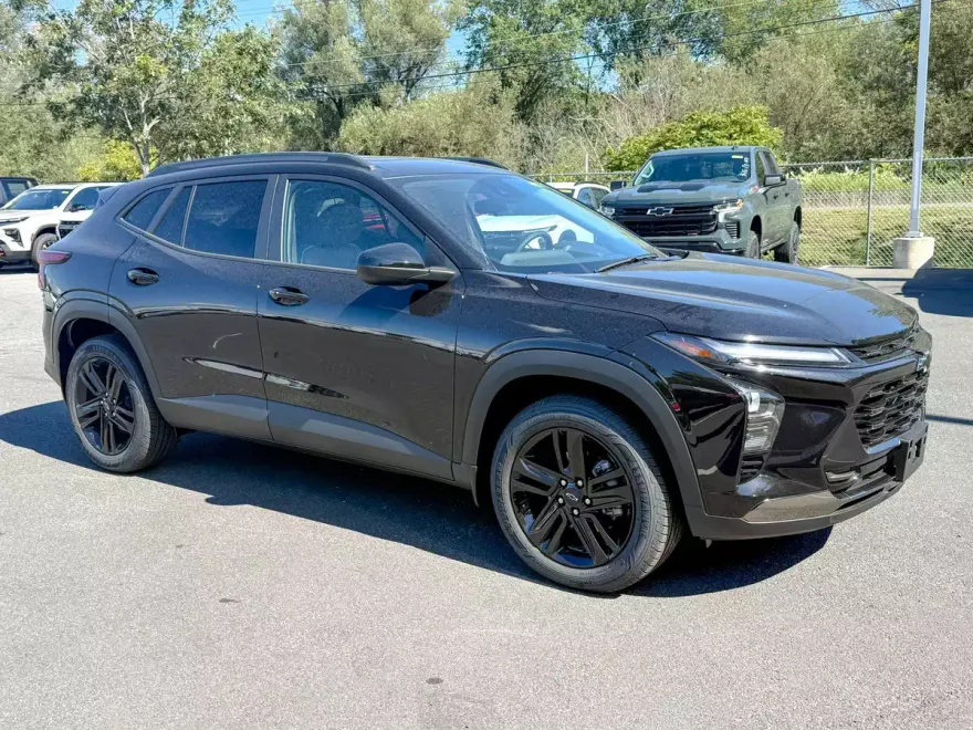 2025 Chevrolet Trax ACTIV photo 1