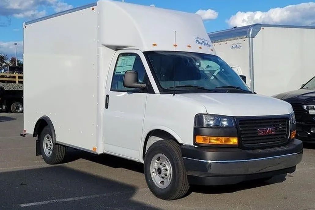 2024 Gmc Savana Cutaway 3500 photo 1