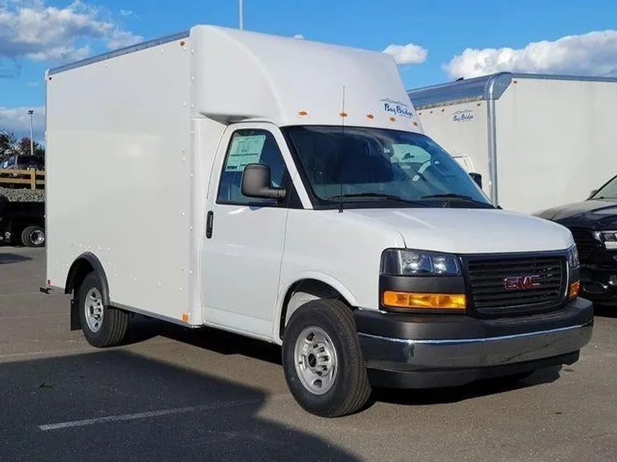 2024 Gmc Savana Cutaway 3500 photo 1