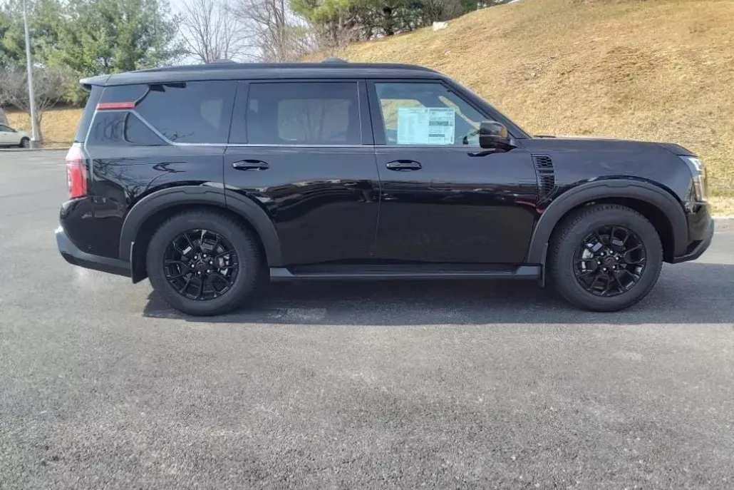 2025 Nissan Armada photo 1
