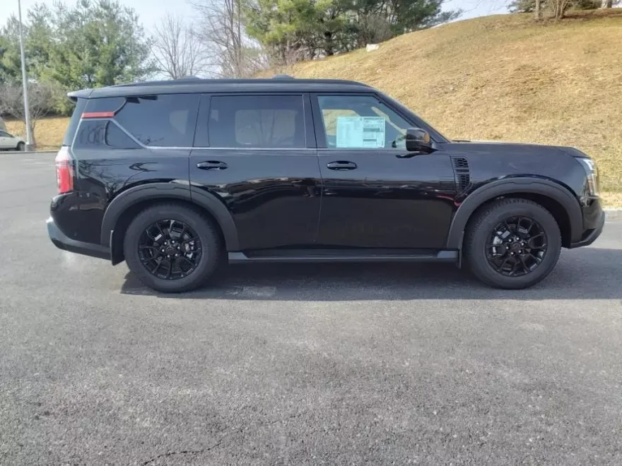 2025 Nissan Armada photo 1