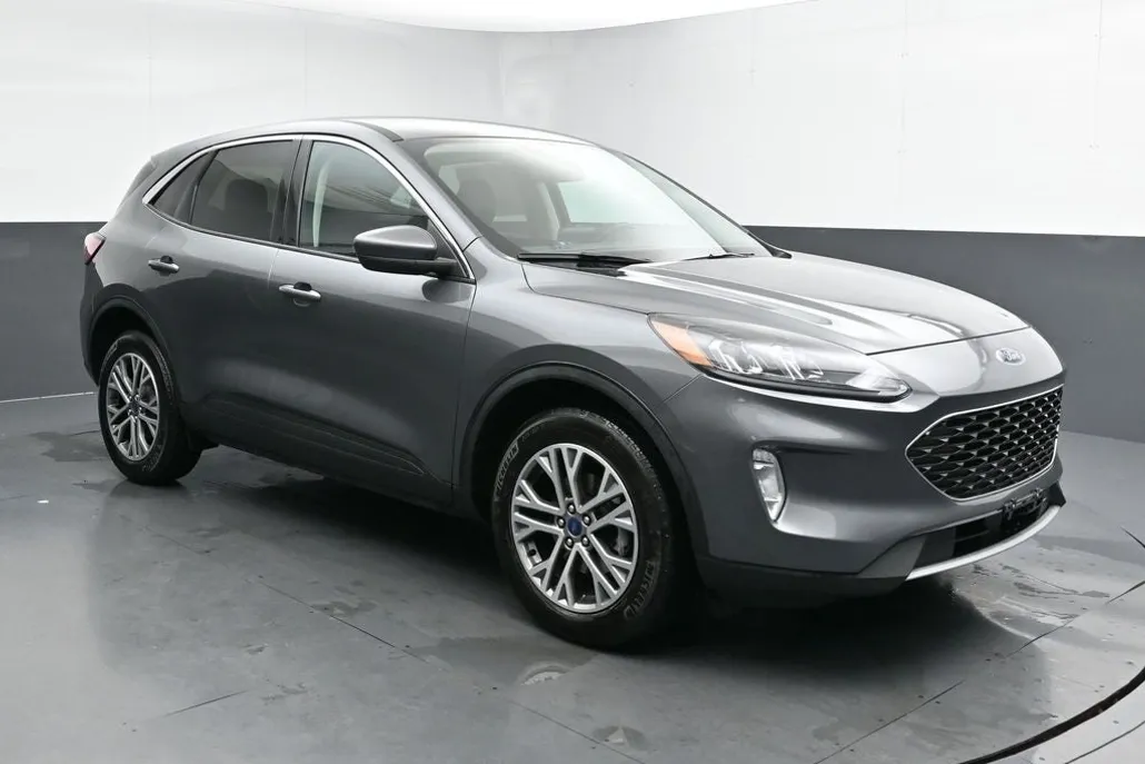 2022 Ford Escape SEL photo 1