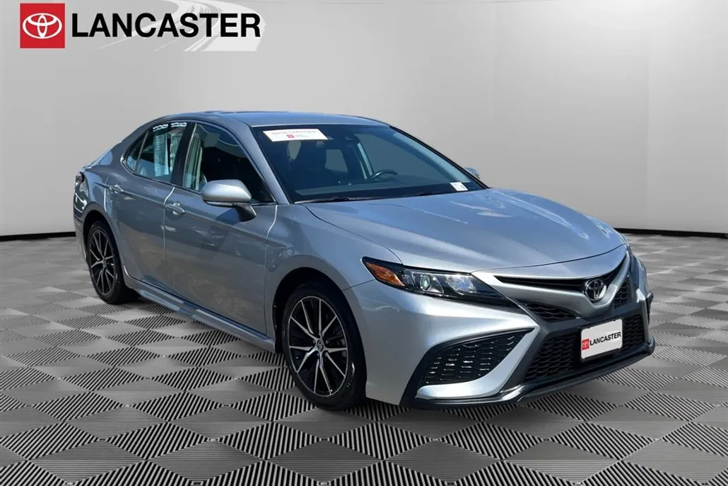 2023 Toyota Camry SE photo 1