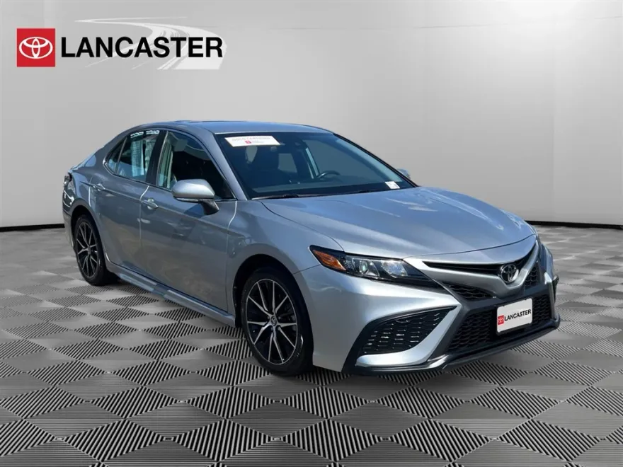 2023 Toyota Camry SE photo 1