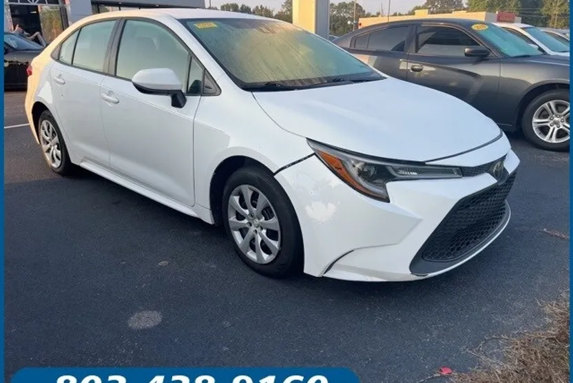 2020 Toyota Corolla LE photo 1