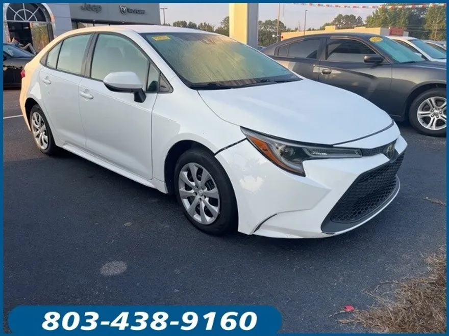 2020 Toyota Corolla LE photo 1