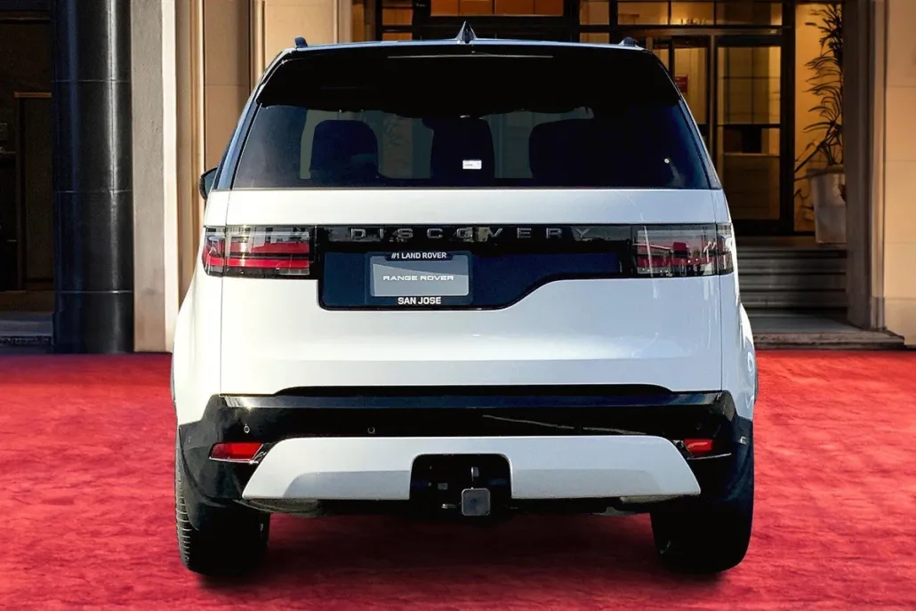 2025 Land Rover Discovery SE photo 1
