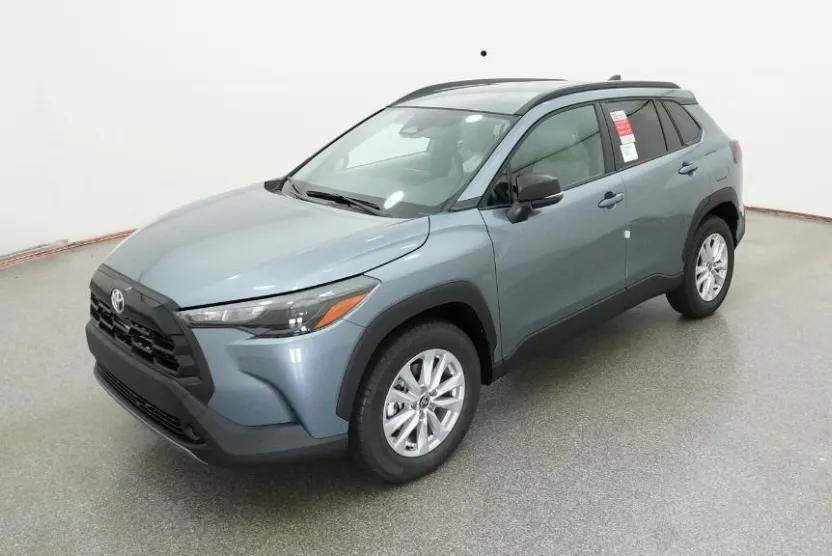 2026 Toyota Corolla Cross LE photo 1