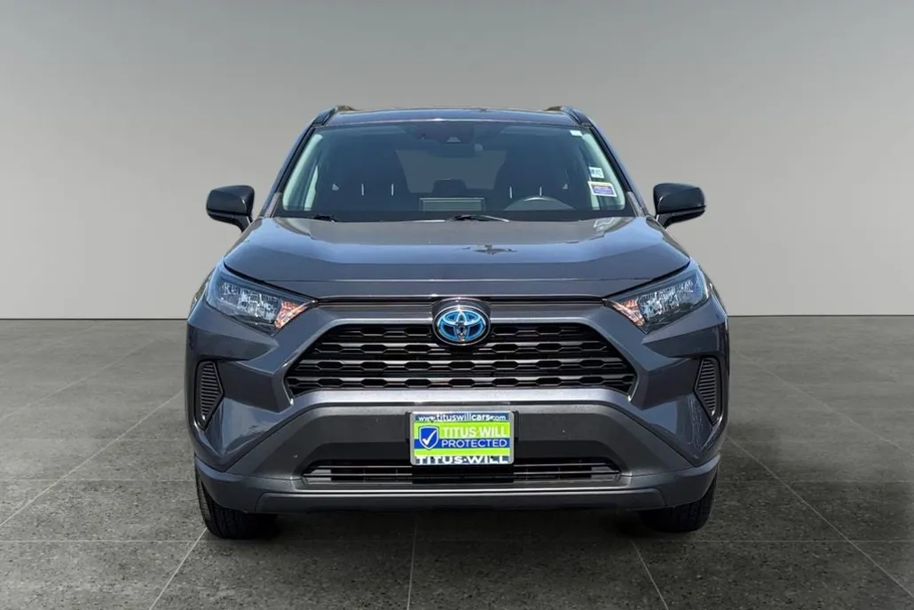 2020 Toyota RAV4 Hybrid LE photo 1