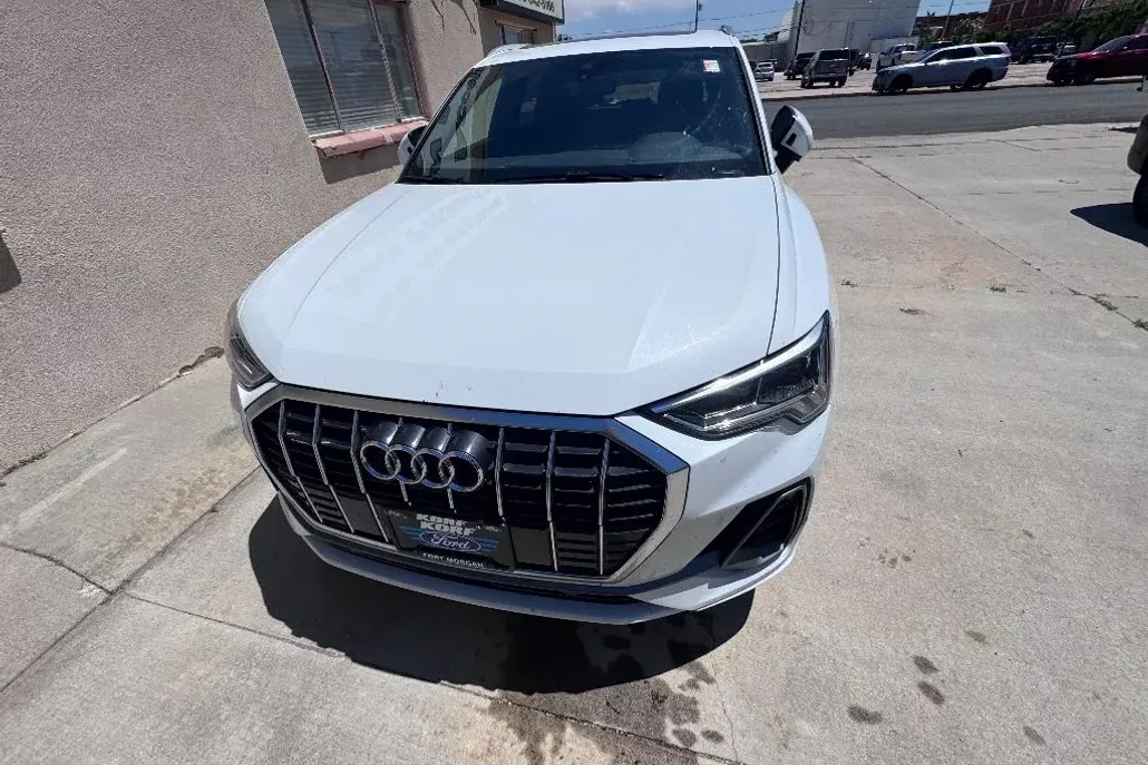 2024 Audi Q3 S line Premium photo 1