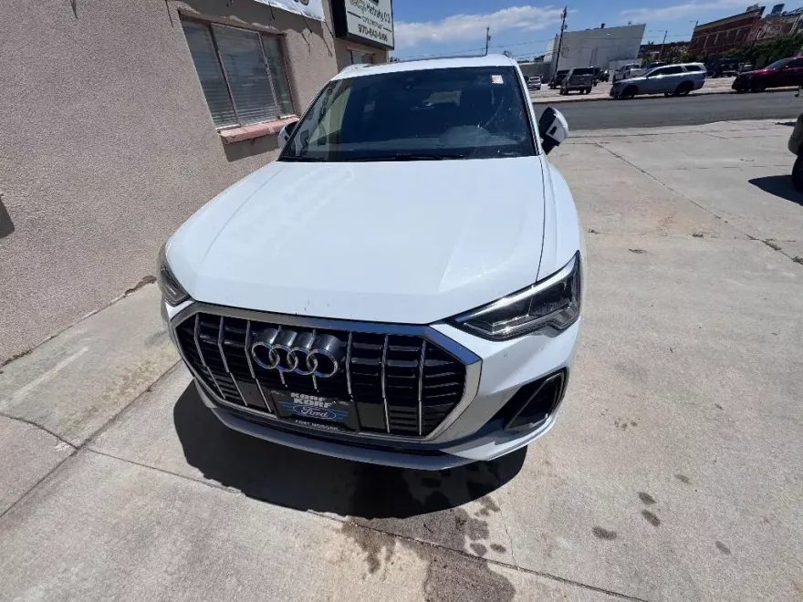 2024 Audi Q3 S line Premium photo 1
