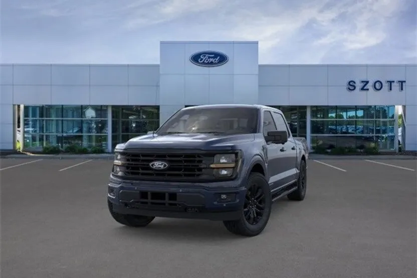 2025 Ford F-150 XLT photo 1