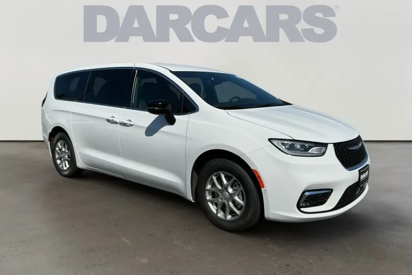 2026 Chrysler Pacifica photo 1
