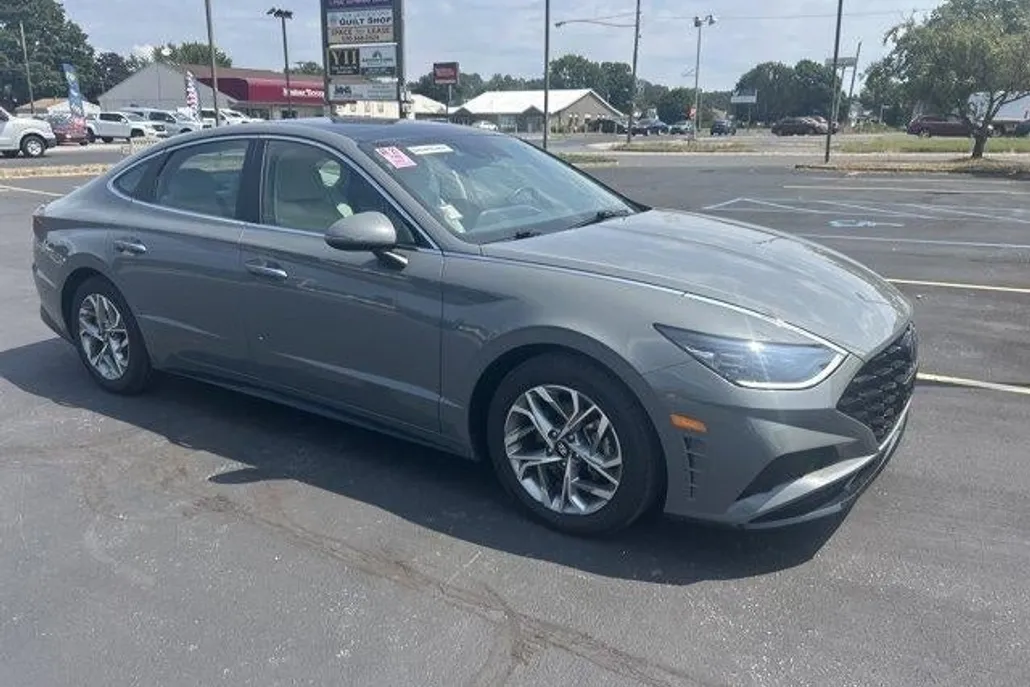 2023 Hyundai Sonata SEL photo 1