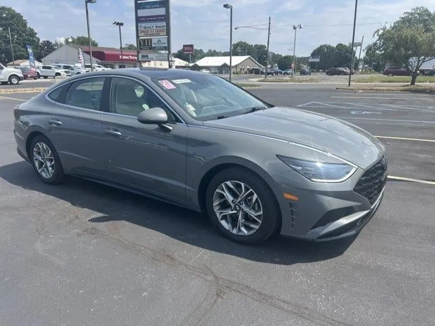 2023 Hyundai Sonata SEL photo 1