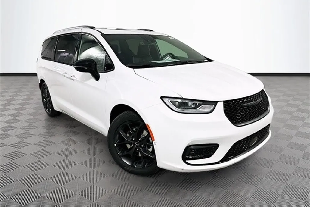 2026 Chrysler Pacifica Limited photo 1
