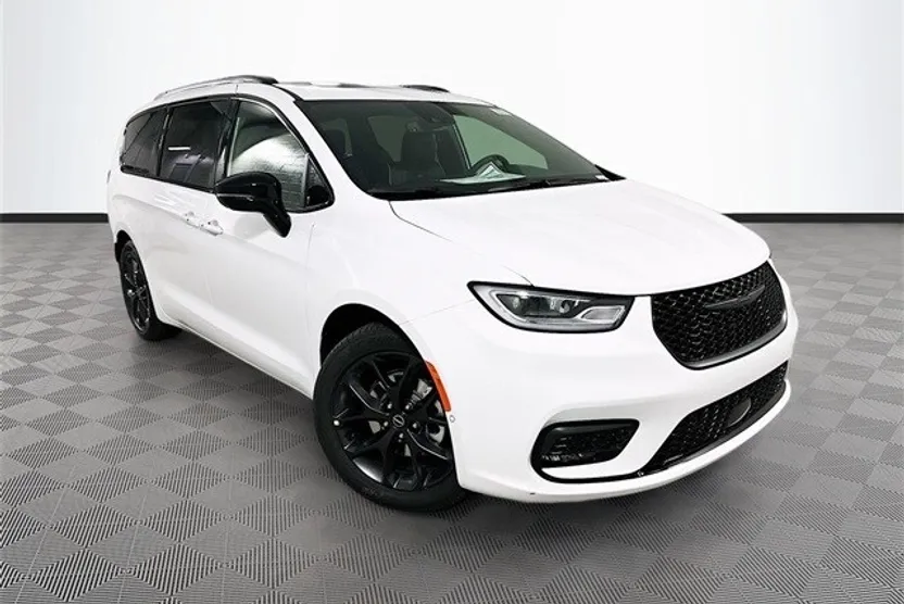 2026 Chrysler Pacifica Limited photo 1