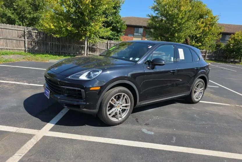 2022 Porsche Cayenne Base photo 1