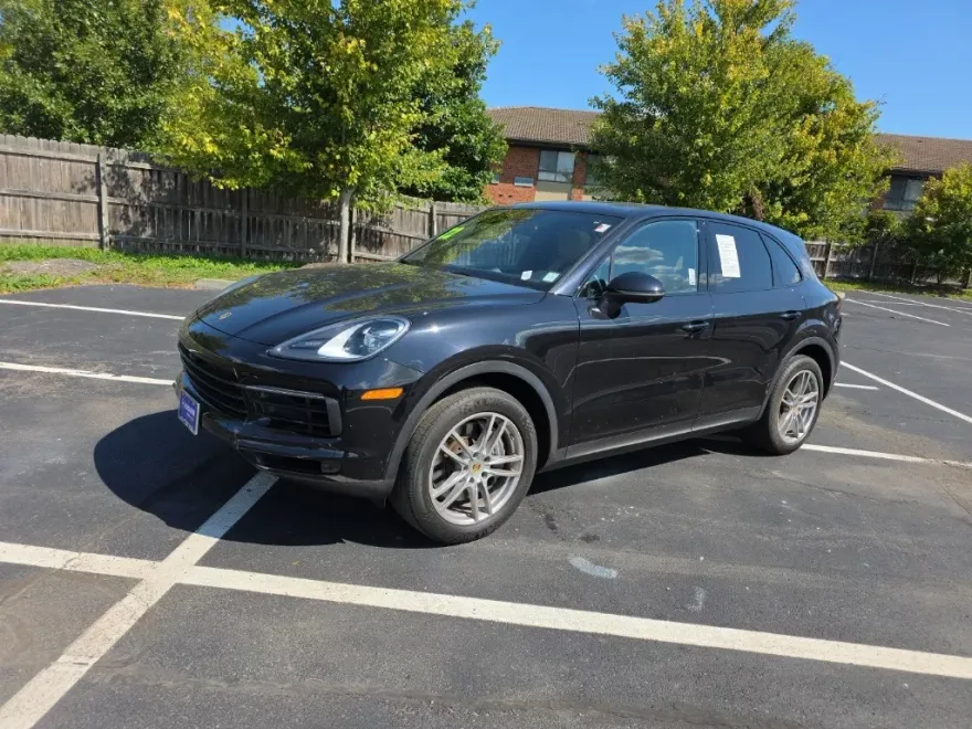 2022 Porsche Cayenne Base photo 1