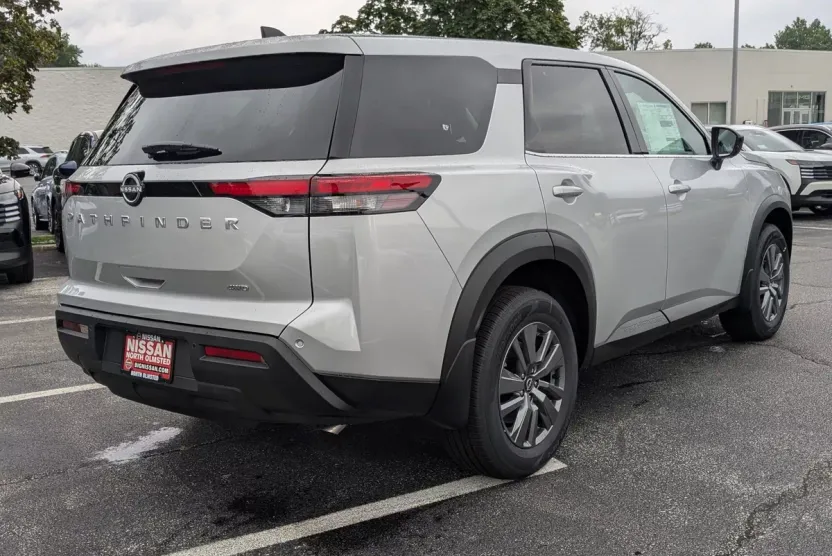 2025 Nissan Pathfinder S photo 1