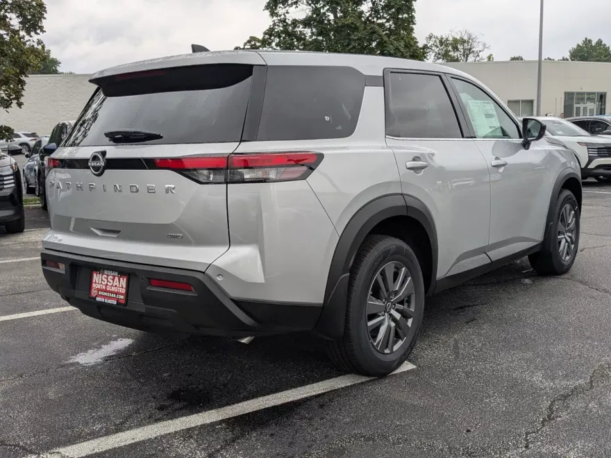 2025 Nissan Pathfinder S photo 1
