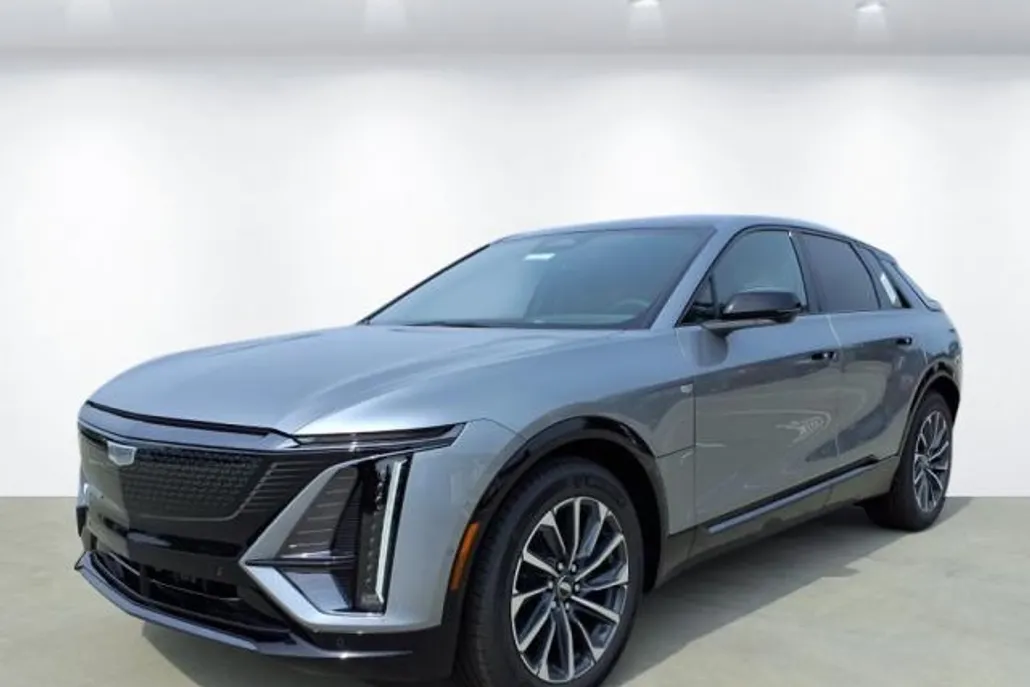 2025 Cadillac Lyriq Sport photo 1