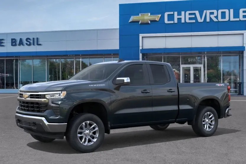 2026 Chevrolet Silverado 1500 LT photo 1