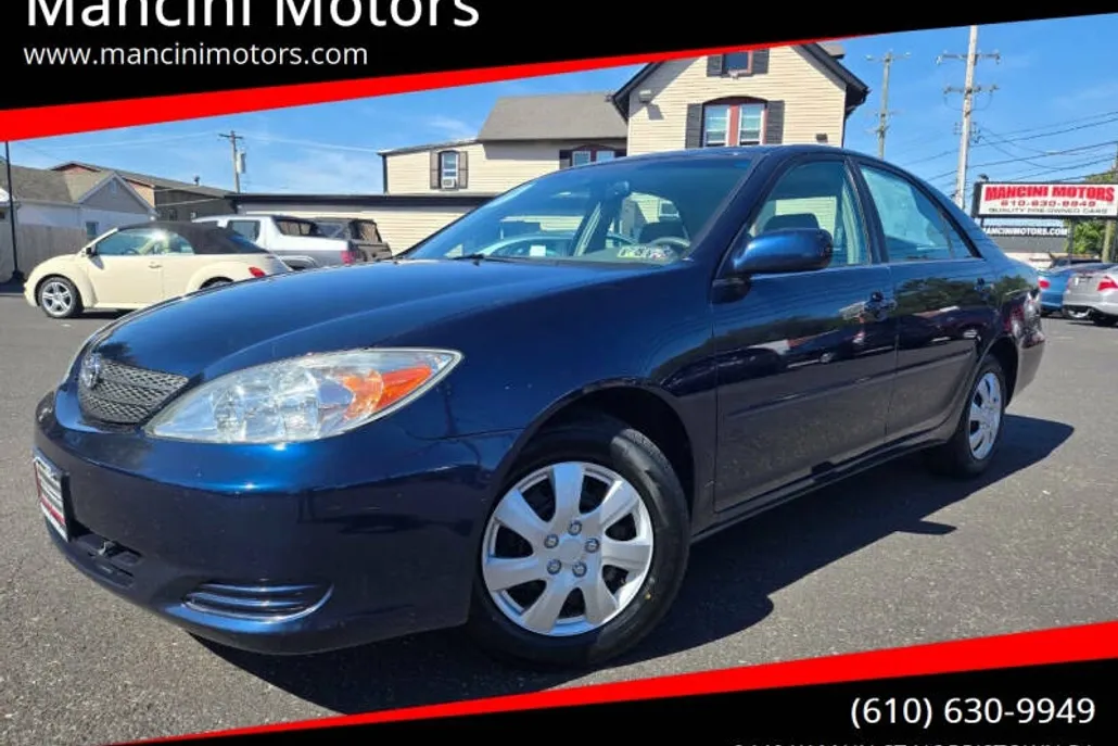 2002 Toyota Camry LE photo 1