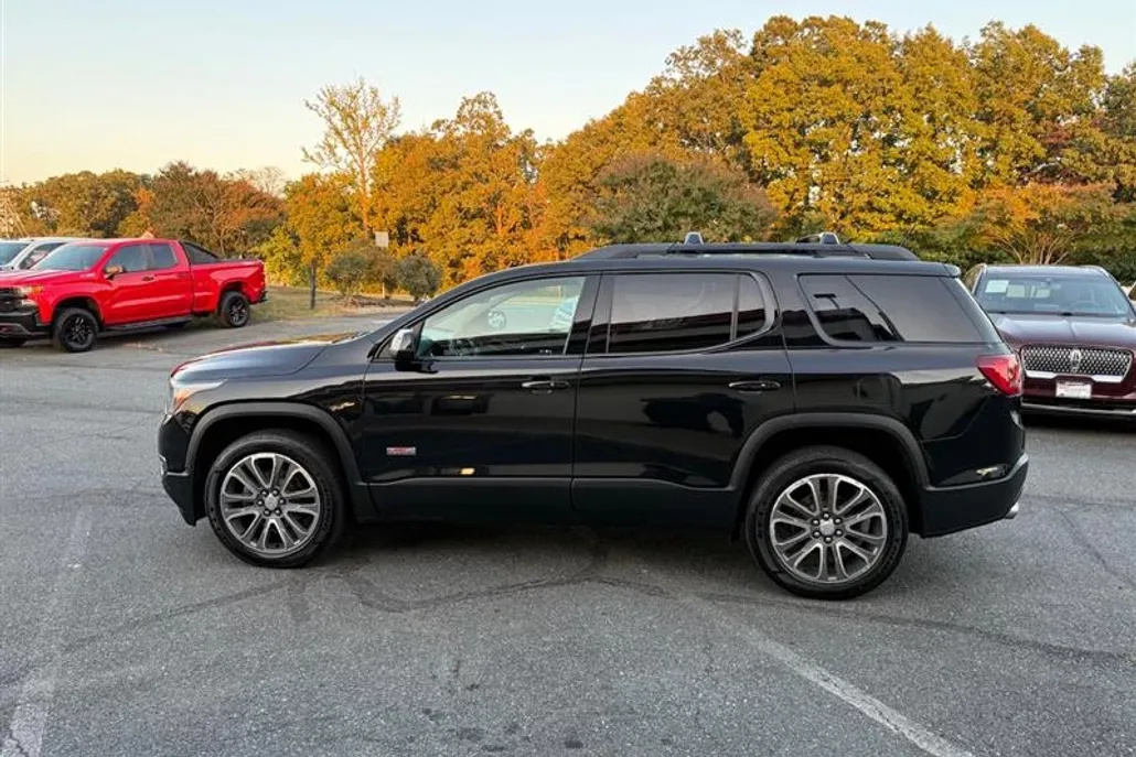 2017 Gmc Acadia SLT photo 1