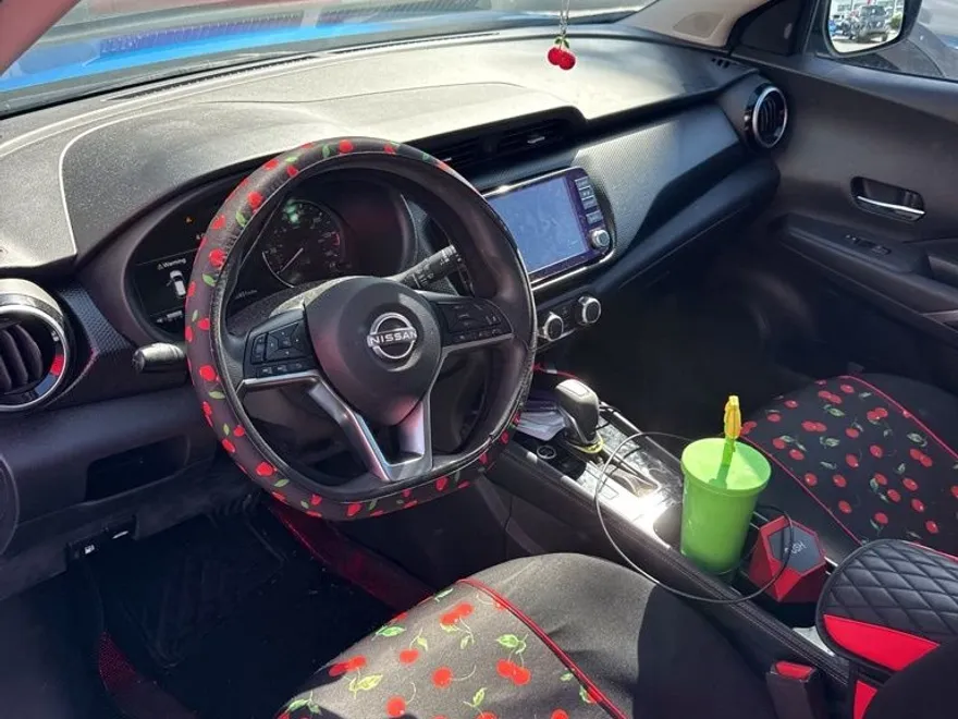 2023 Nissan Kicks SV photo 1