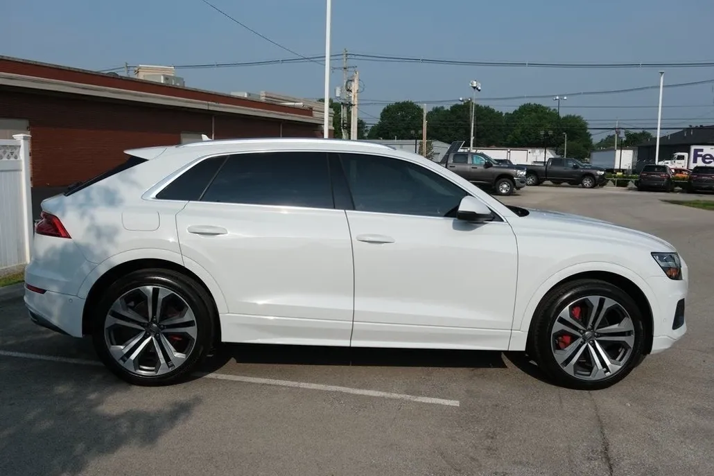 2019 Audi Q8 Premium Plus photo 1