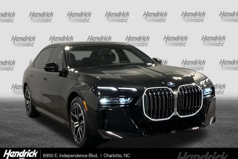 2026 Bmw 750e photo 1