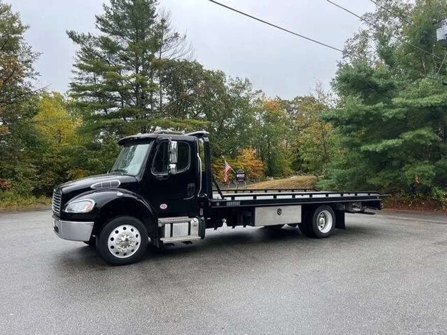 2024 Freightliner M2 106 Medium Duty photo 1