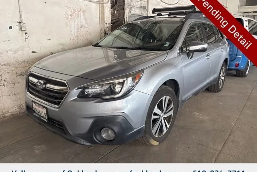 2018 Subaru Outback Limited photo 1