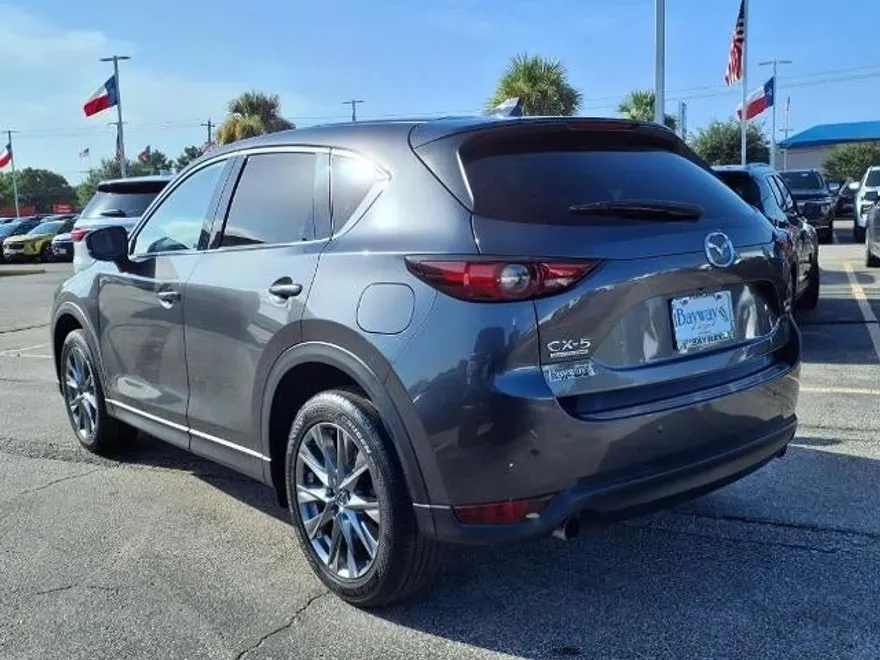 2021 Mazda CX-5 Signature photo 1
