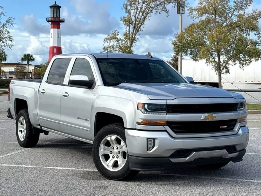 2018 Chevrolet Silverado 1500 photo 1