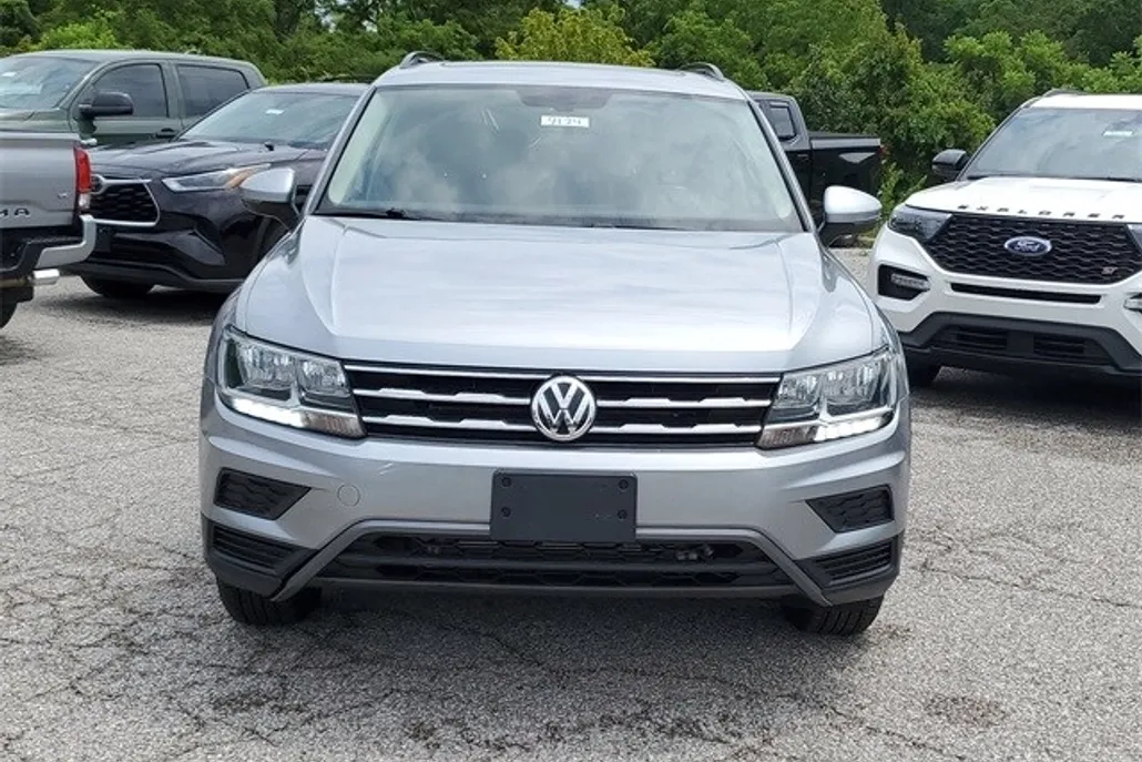 2020 Volkswagen Tiguan SE photo 1