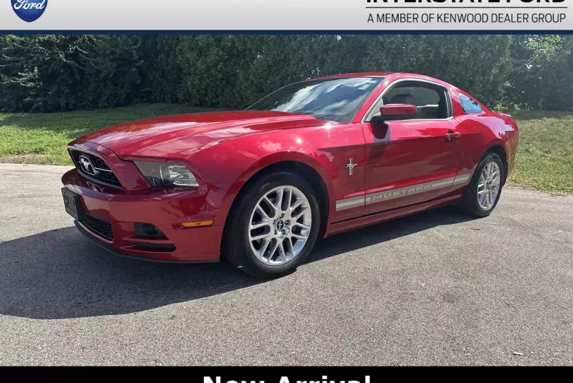 2013 Ford Mustang V6 Premium photo 1