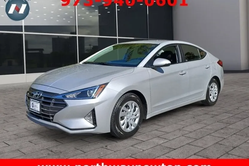 2020 Hyundai Elantra SE photo 1